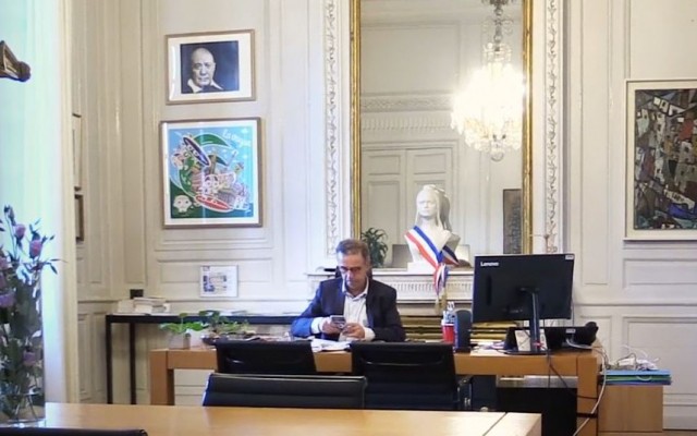 Bordeaux, an ecologist mayor's first steps
